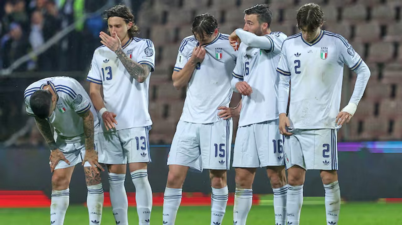 Siamo fuori: Italia se quedó afuera del Mundial por tercera vez consecutiva y las redes se llenaron de burlas