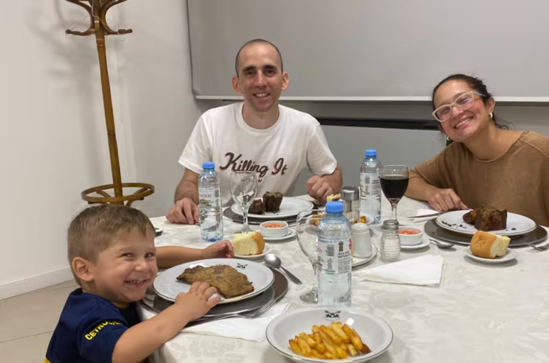 Nahuel Gallo cenó por primera vez con su familia tras volver al país: ¿cuál fue el menú que eligió?