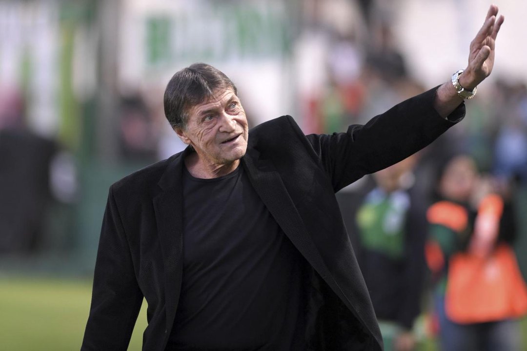 “Vamos a poner dos micros”: la graciosa frase de Julio César Falcioni como nuevo DT de Atlético Tucumán
