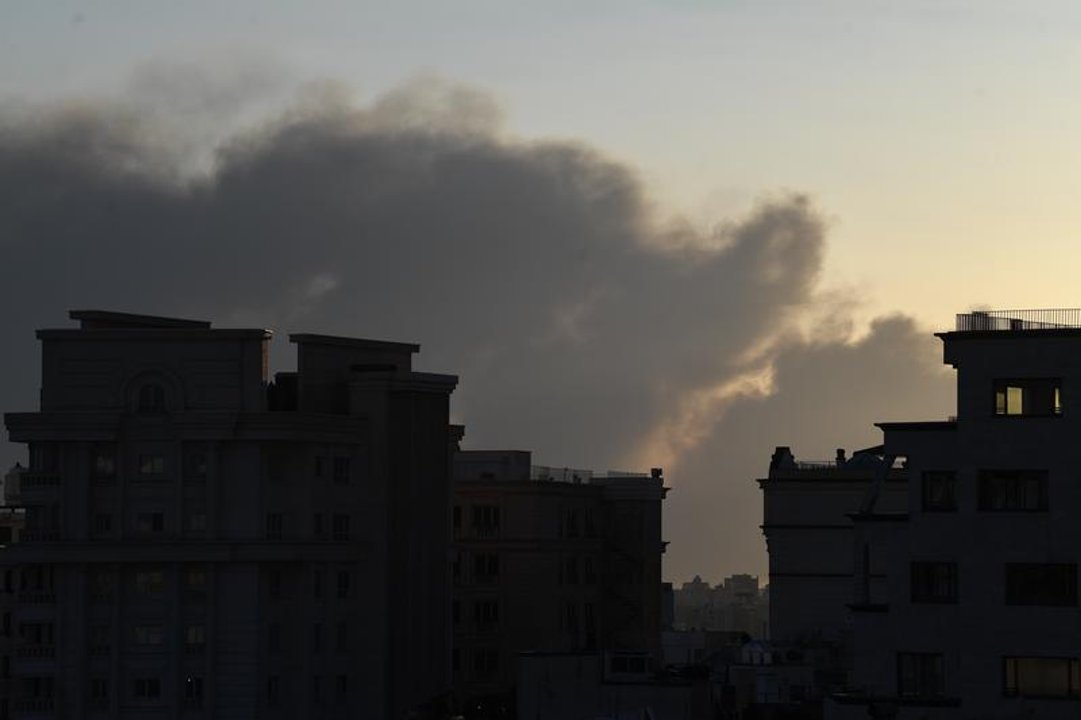Israel asegura que atacó sitios de misiles balísticos en Irán