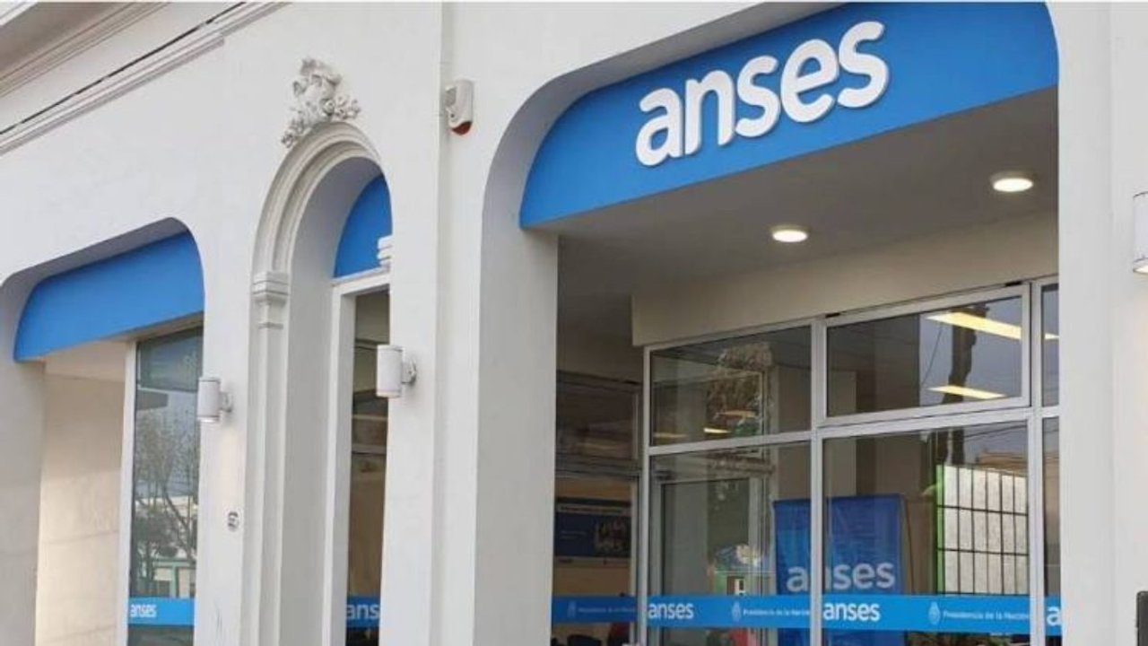 Quiénes reciben el bono de $70.000 de ANSES en marzo 2026