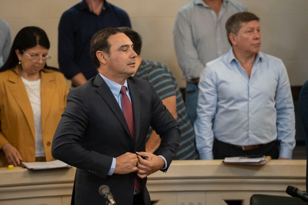 Valdés denunció a un político opositor que le pidió respuestas por el caso Loan