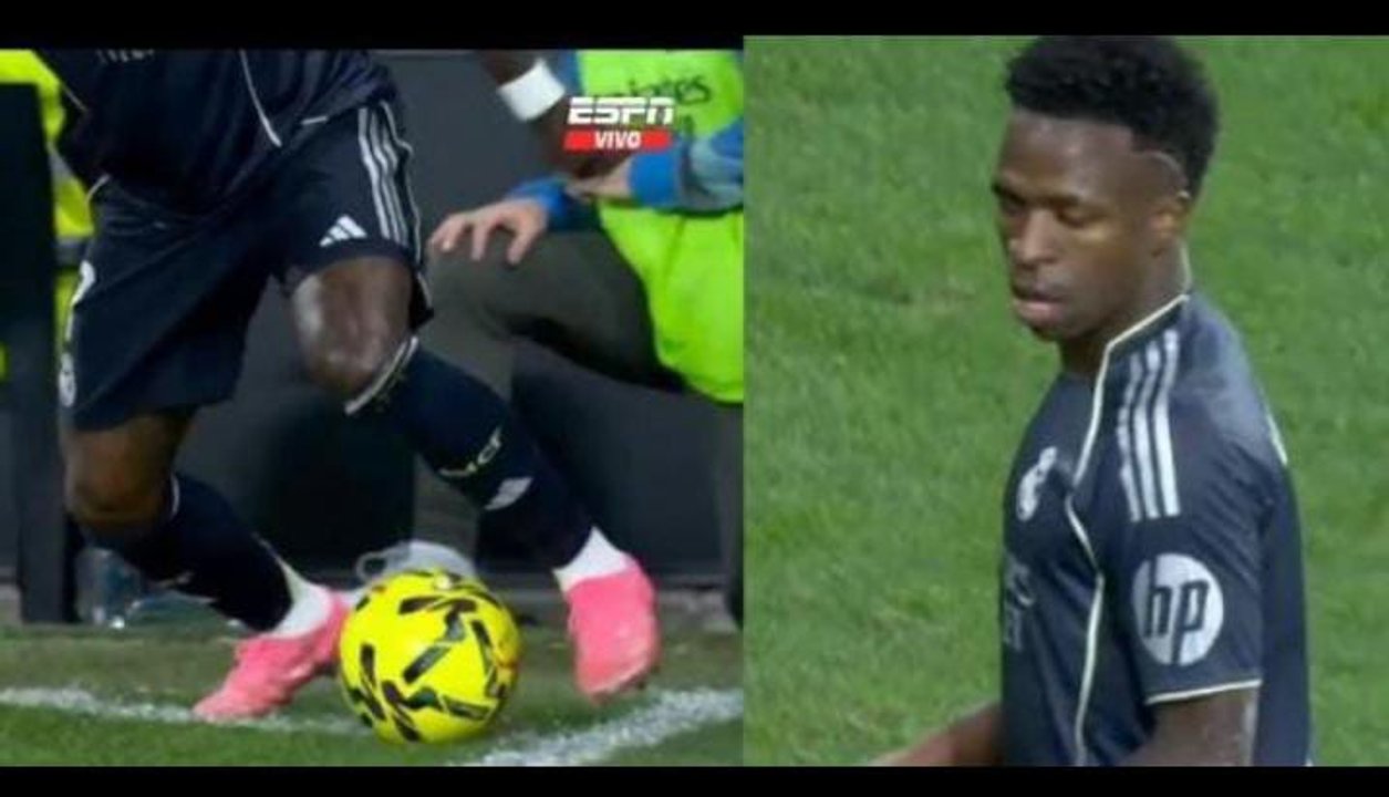 Vinicius quiso imitar a Ronaldinho, pero le salió mal y el blooper provocó las risas de todo el estadio