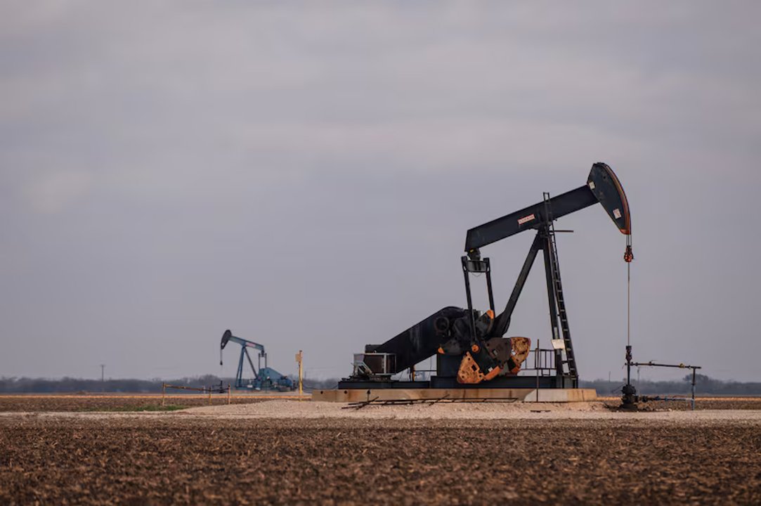 El petróleo cruza la barrera de los 100 dólares por barril por la crisis bélica con Irán