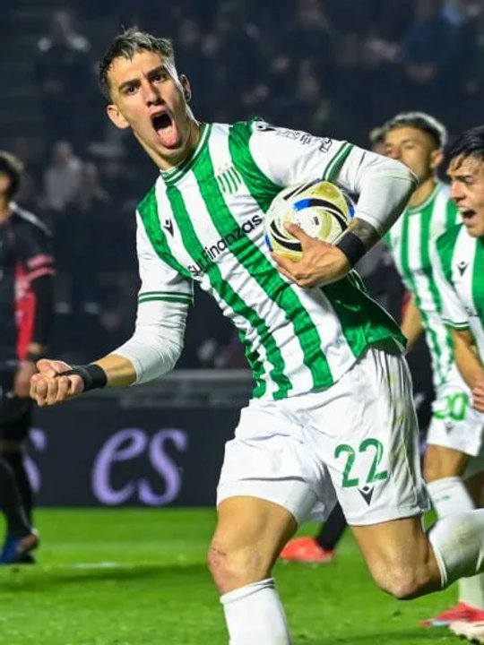 El delantero de Banfield que se sumaría a Lanús