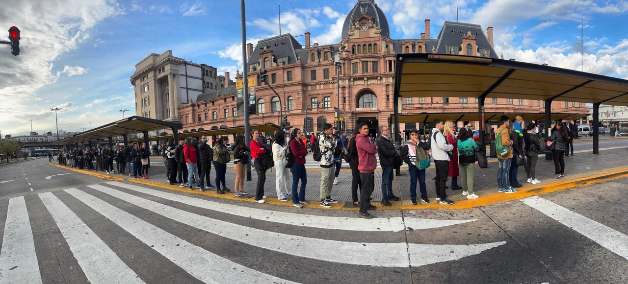 El Gobierno aplicó multas para la UTA y la Fraternidad por incumplir conciliaciones obligatorias
