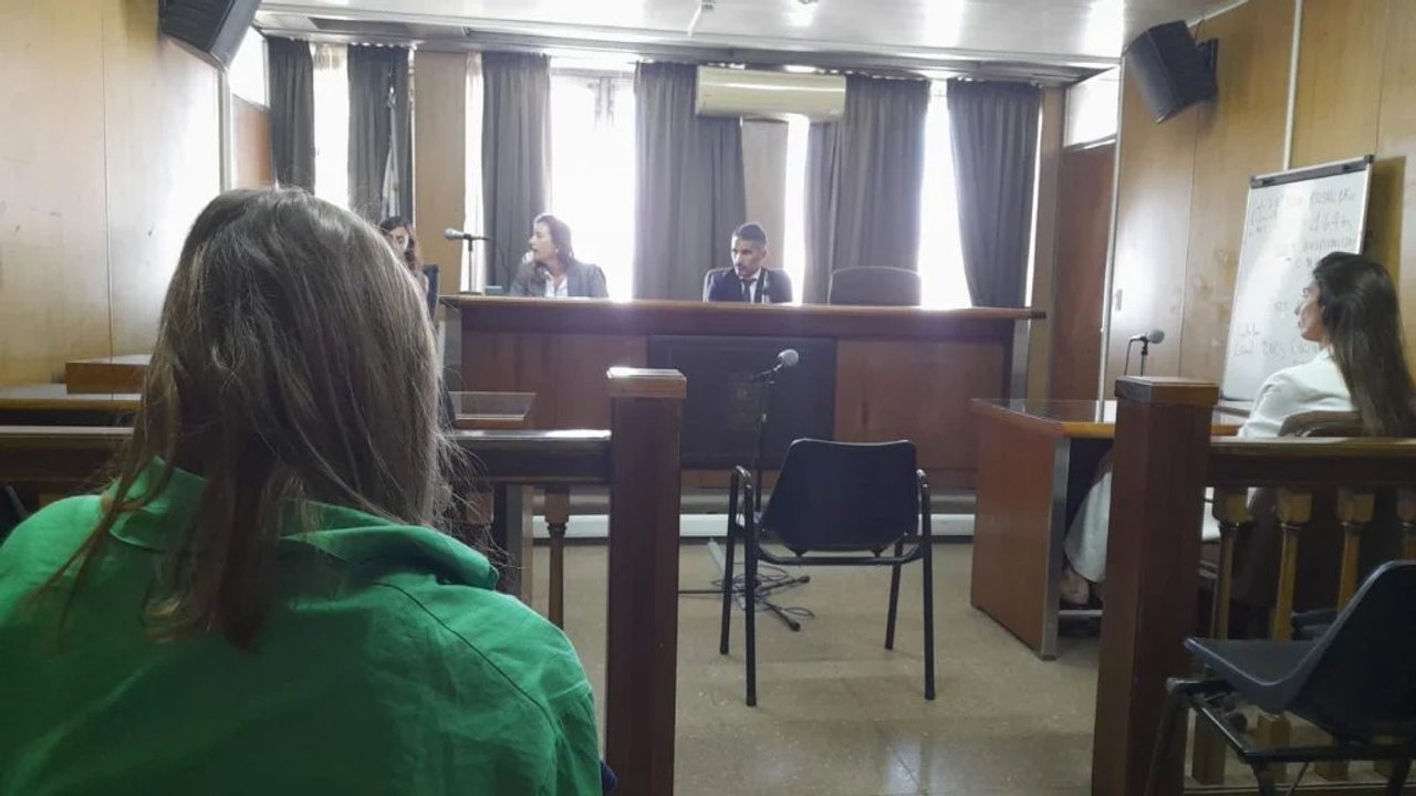 Asesinó de una puñalada al hijo con discapacidad de su mujer y fue sentenciado a 20 años