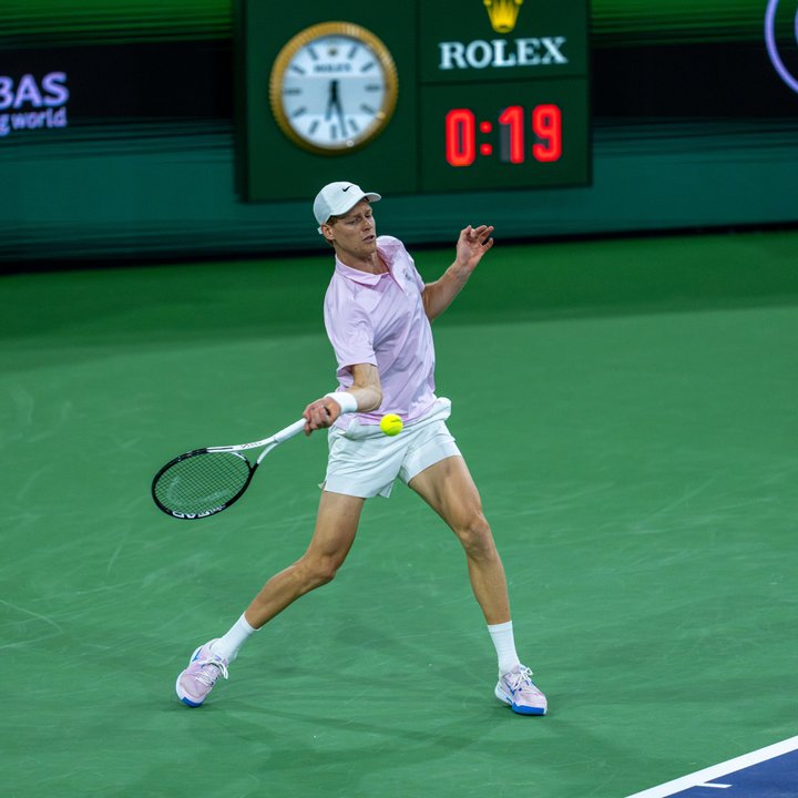 Jannik Sinner ganó para meterse en cuartos de final del Masters 1000 de Indian Wells
