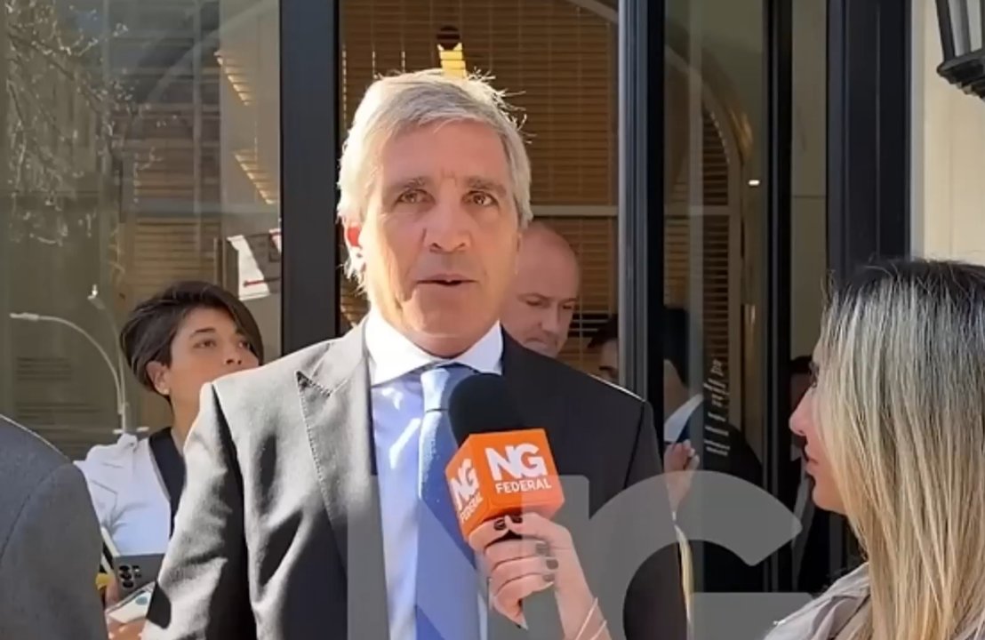 No es un sketch de Capusotto, es Caputo: “Gran trabajo vendiendo el país”