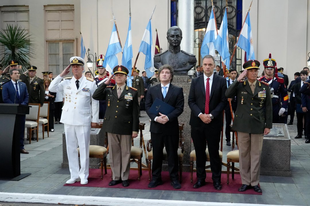 Milei encabezó el acto por el aniversario del Regimiento de Granaderos a Caballo