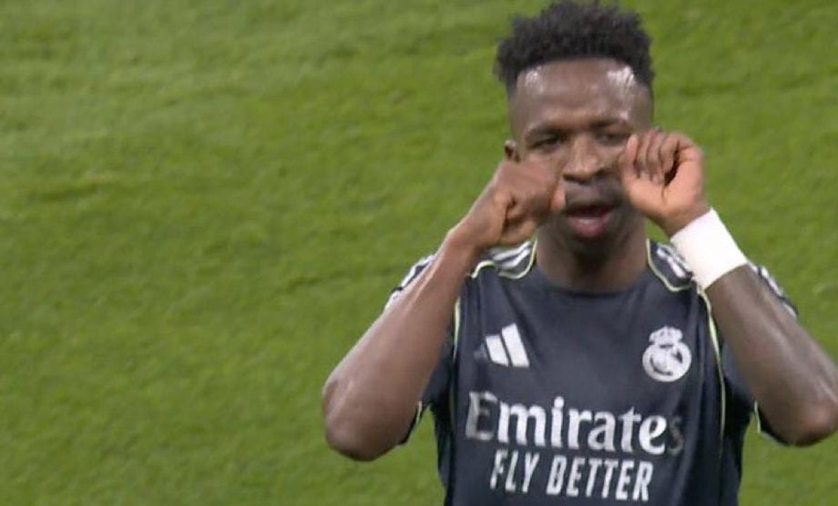 Polémica por el provocador gesto de Vinícius a la hinchada del Manchester City