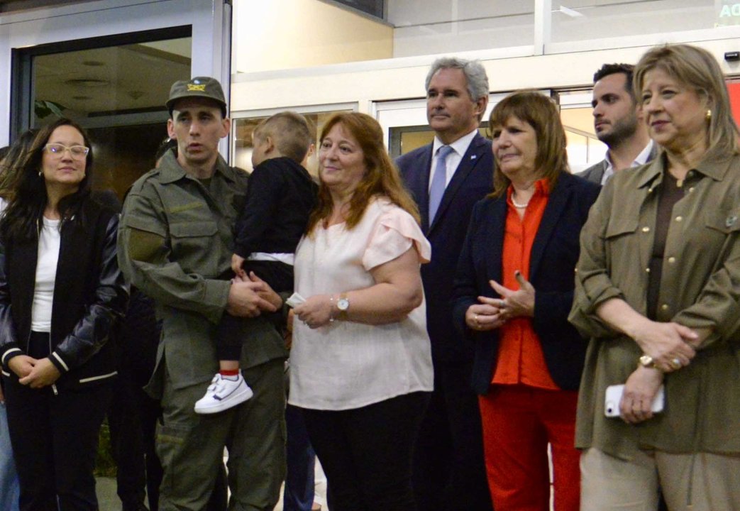 Sin fecha para la reunión en el Senado, en el Gobierno no descartan que Milei reciba al gendarme Nahuel Gallo