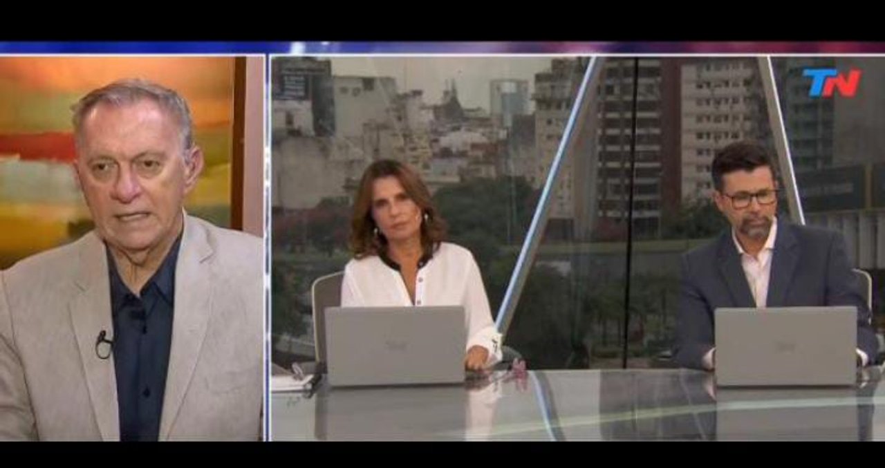 Bonelli lo liquidó en vivo: habló de “ostracismo” y dejó flotando una posible salida de Manuel Adorni