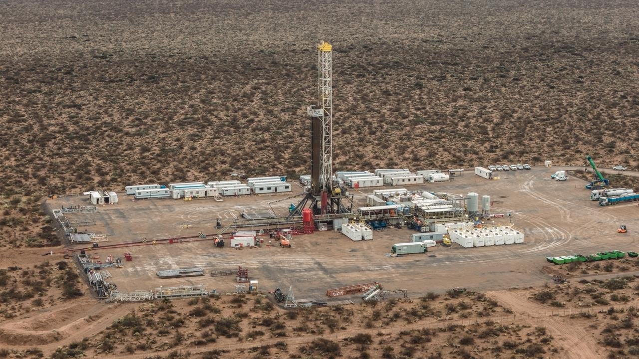 Inician una perforación clave en Vaca Muerta en un plan de trabajo que llega a los USD 100 millones