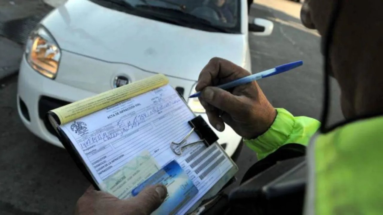 Esta multa de tránsito ya supera el $1.400.000 y es más normal de lo que parece: cuál es