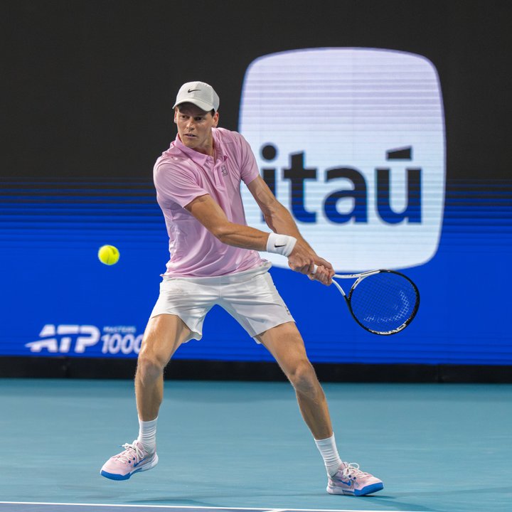 Jannik Sinner ganó y se metió en cuartos de final del Masters de Miami