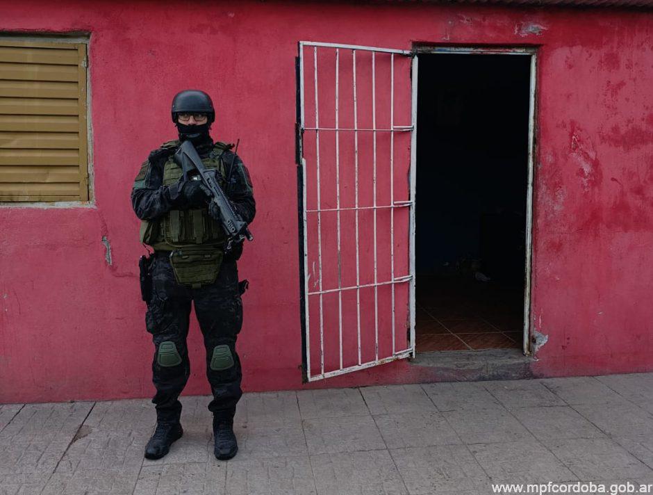 CÓRDOBA: FPA REALIZÓ ALLANAMIENTOS EN BARRIO GUIÑAZÚ Y SECUESTRÓ DROGAS