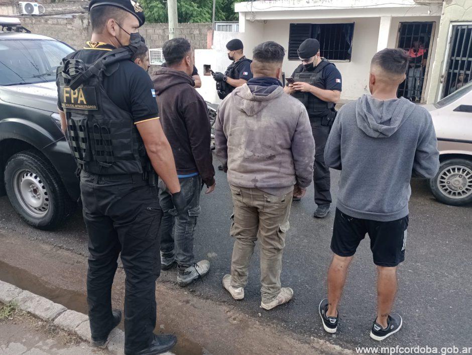 PATRULLAJES ANTINARCÓTICOS: SECUESTRO DE COCAÍNA, MARIHUANA Y UN AUTOMÓVIL EN 13 BARRIOS DE LA CAPITAL CORDOBESA. UN DETENIDO