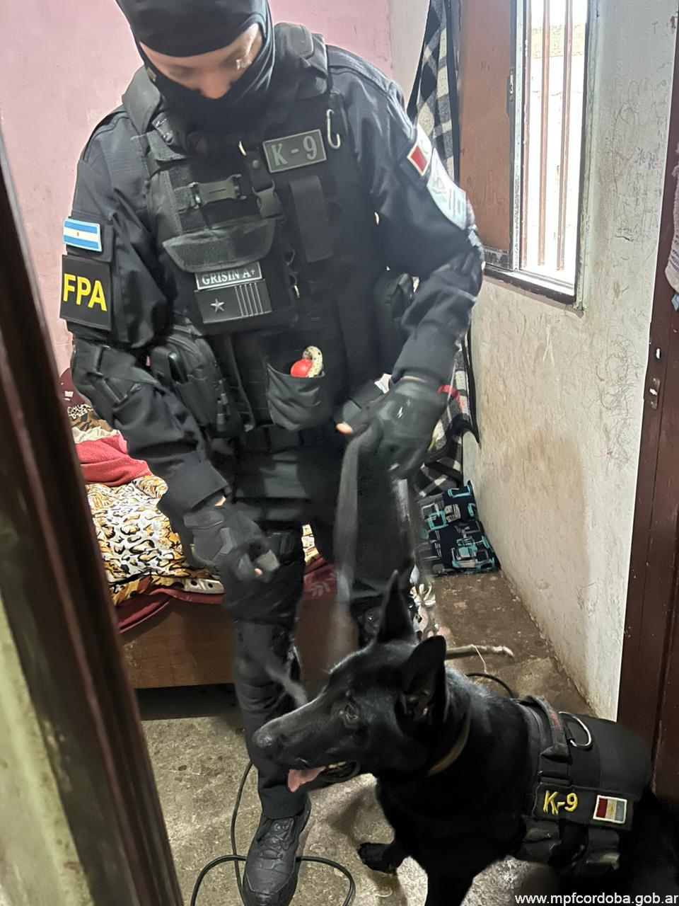 CUATRO DETENIDOS POR COMERCIALIZAR DROGAS EN CRUZ DEL EJE