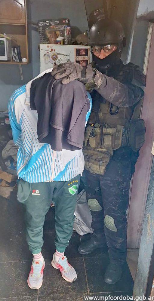 FPA DETUVO A UN HOMBRE CON ANTECEDENTES E INCAUTÓ COCAÍNA Y MARIHUANA EN VILLA CARLOS PAZ