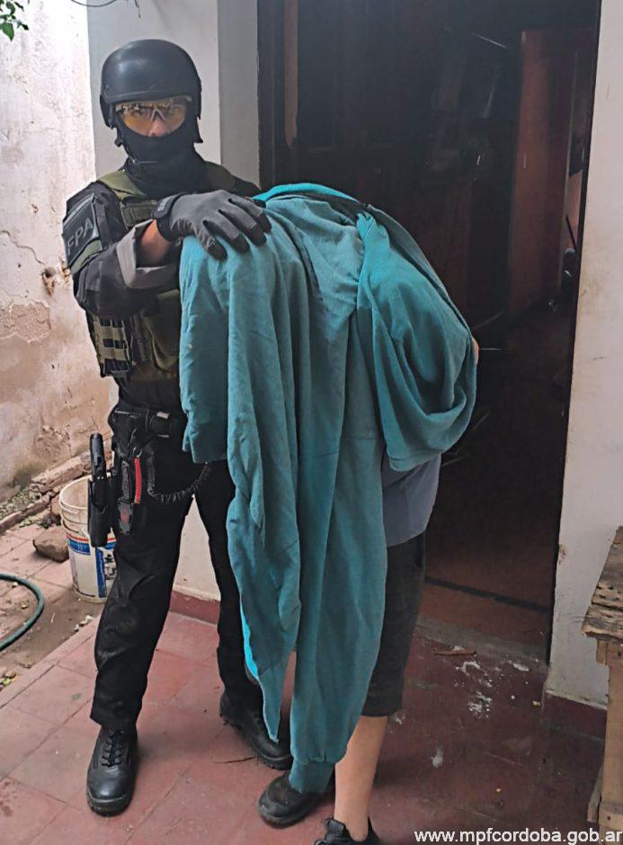 FPA DETUVO A UN HOMBRE QUE UTILIZABA CUENTAS DE TERCEROS PARA COMERCIALIZAR DROGAS EN CRUZ DEL EJE