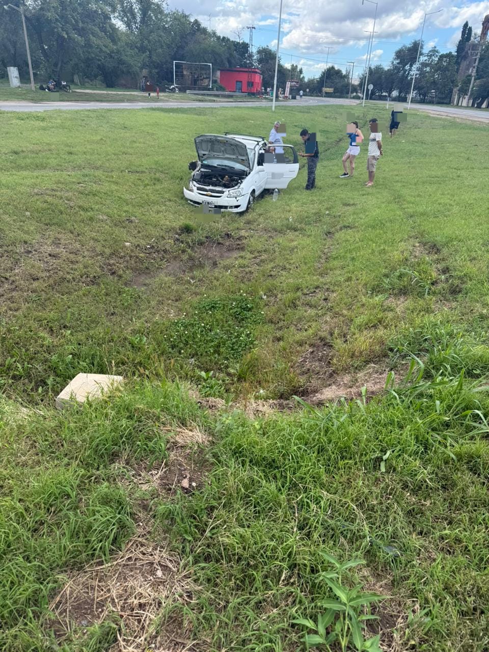 Colonia Caroya: perdió el control y termino en la cuneta