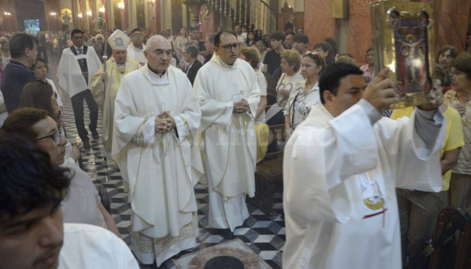 Jueves Santo en Salta: monseñor Mario Cargnello llamó a los Jóvenes a vivir sin miedo y servir a los demás 