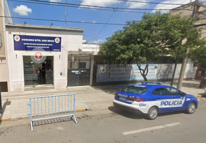 Jesús María: lo detuvieron por dañar una vivienda y oponerse al control policial.