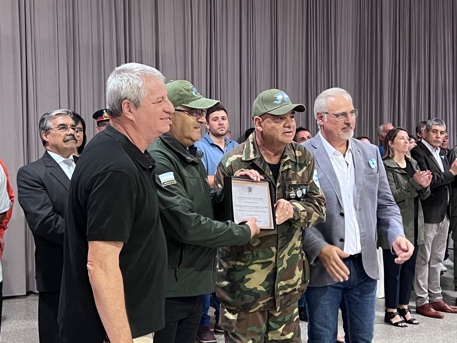 Emotivo homenaje a Veteranos y Caídos en la Guerra de Malvinas en Sinsacate