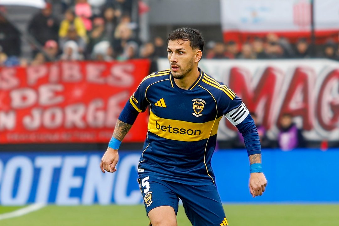 Gran ejecución y festejo a lo Riquelme: de penal, Paredes puso en ventaja a Boca en el Superclásico
