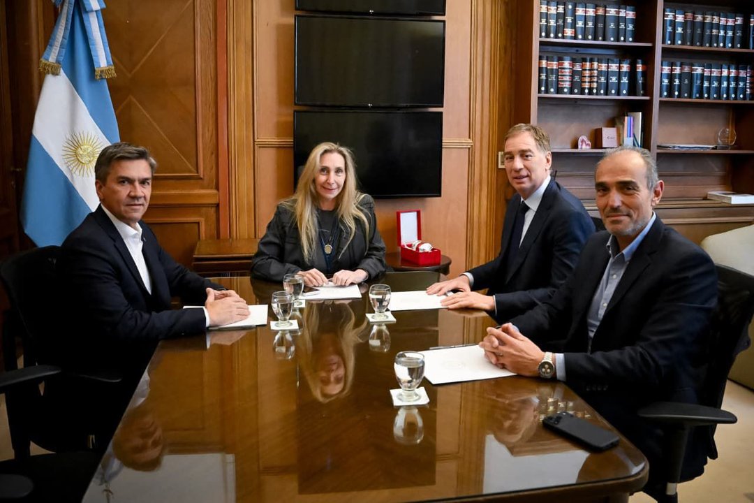 Sin Adorni, Karina Milei recibió al gobernador aliado Zdero