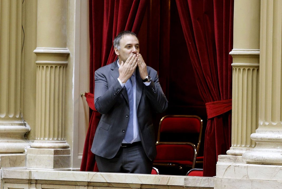 Crece la imagen negativa de Adorni y el 70% cree que debería renunciar, según encuesta privada