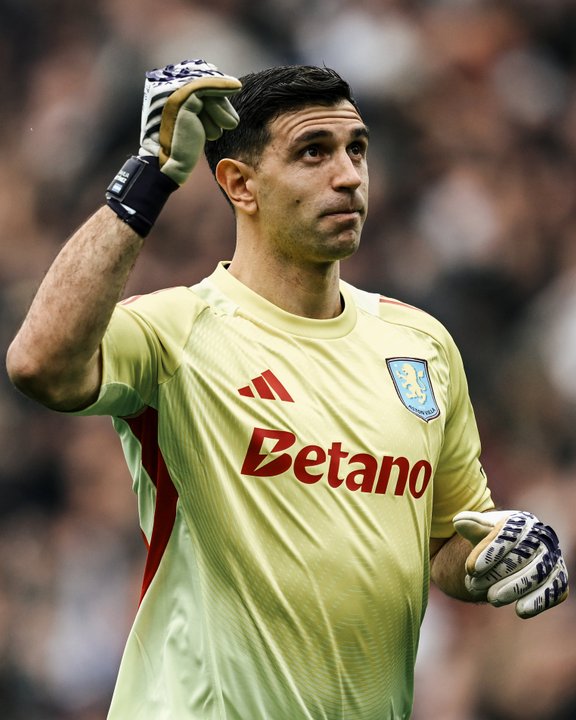 El Aston Villa de “Dibu” Martínez quiere meterse en una final europea tras 40 años de sequía
