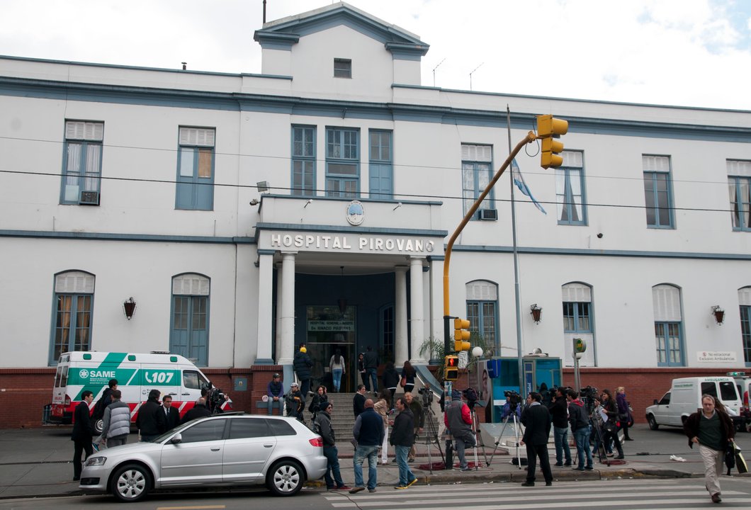 Tres heridos por el choque entre una ambulancia y un auto en Belgrano