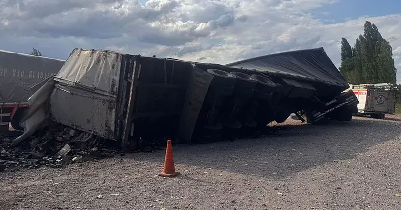 "Dale, manoteá": una influencer grabó el saqueo a un camión de aceite de oliva en Mendoza