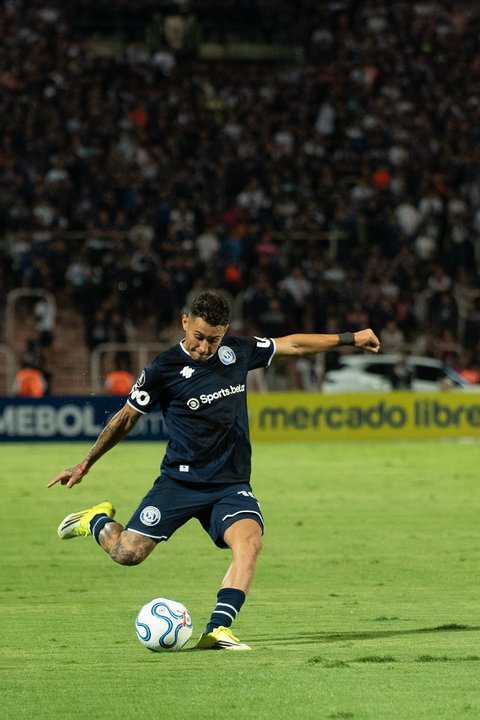 Independiente Rivadavia hizo historia y debutó con triunfo en la Copa Libertadores, ante Bolívar