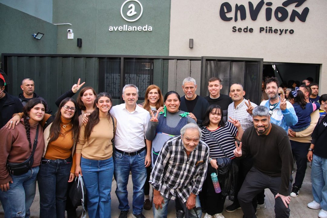 Larroque propuso a Ferraresi como candidato a gobernador en un acto en Avellaneda