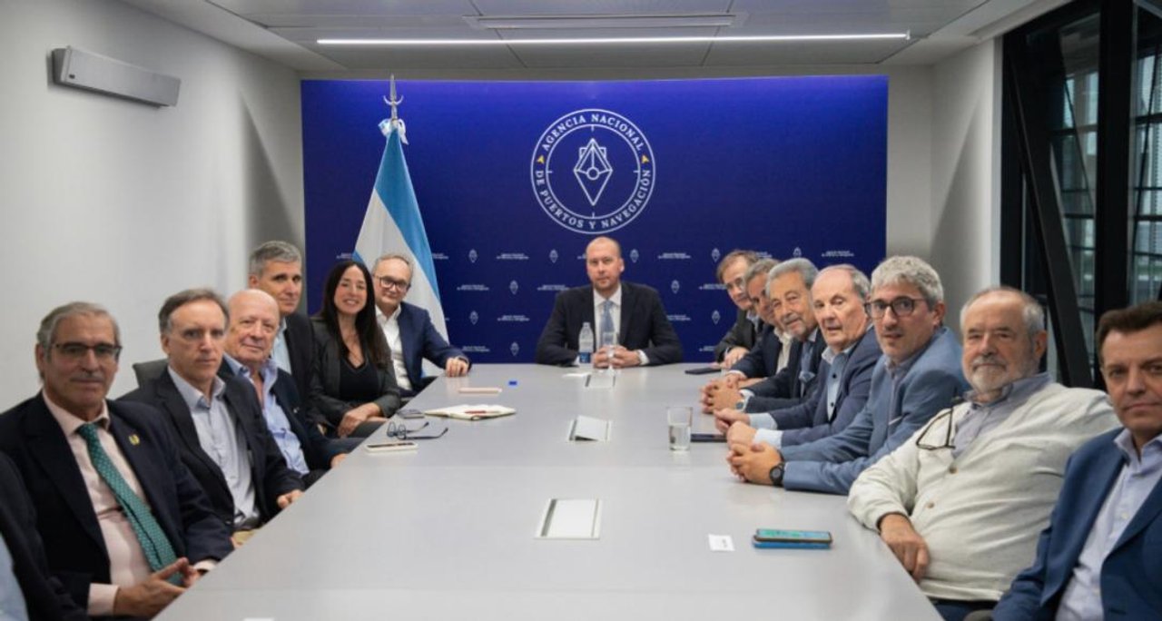 Avanza la licitación de la Hidrovía y quedan dos empresas en carrera tras la primera evaluación