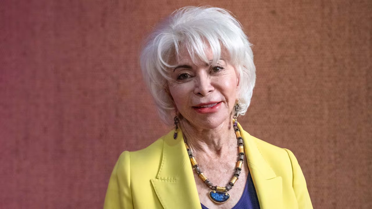 Isabel Allende celebra nueva adaptación de La casa de los espíritus con elenco latinoamericano
