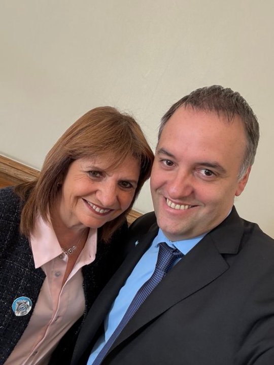 Patricia Bullrich, sobre Adorni: “Quizás no tiene el cuero tan duro como yo”