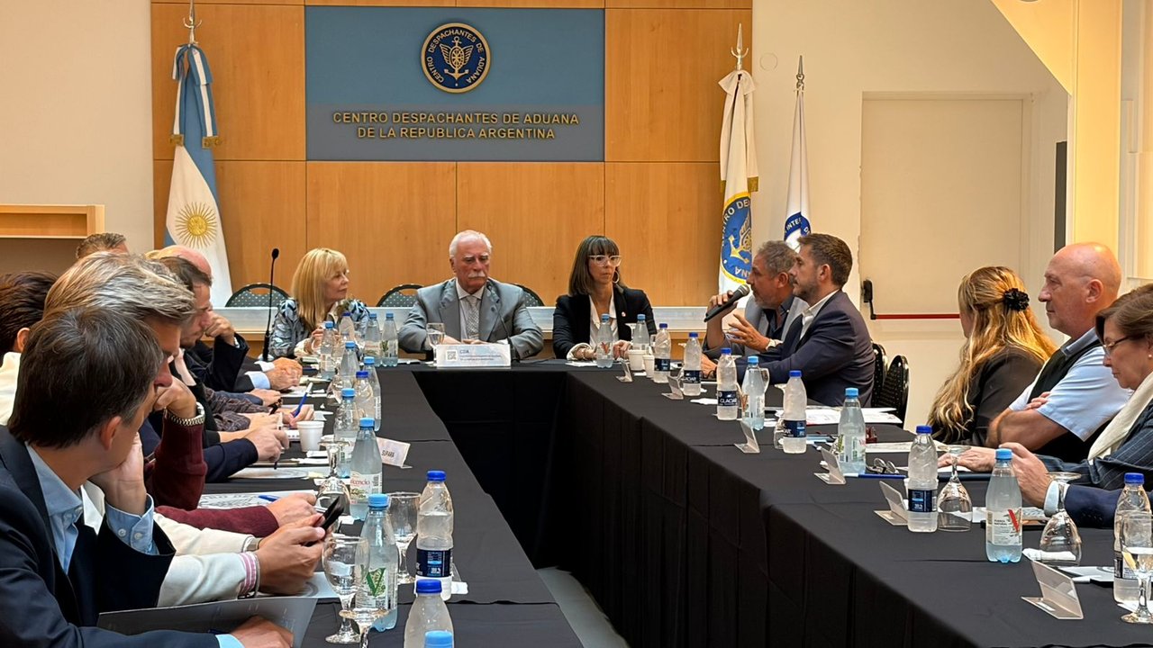 ¿Cambia el Código Aduanero? Cómo afectaría a las cámaras y por qué piden reunirse con ARCA