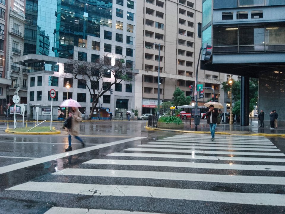 Alerta por ciclogénesis en Buenos Aires: prevén lluvias intensas y tormentas fuertes este miércoles