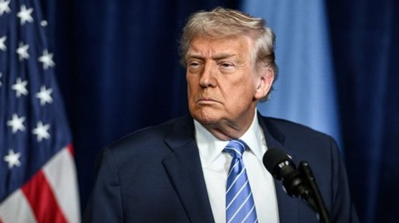 Trump promete despedir al presidente de la Reserva Federal si permanece en el cargo más allá del mandato