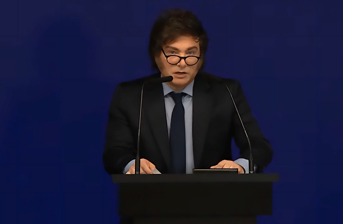 Milei publicó en redes un salmo que habla de la determinación del que “no flaquea ante las tormentas del destino”
