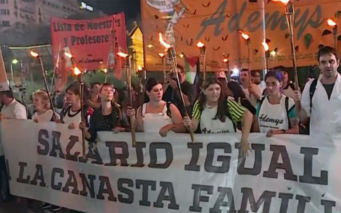 Así fue la Marcha de Antorchas contra el ajuste de Milei y por el financiamiento universitario
