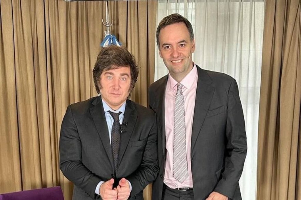 Milei cerrará abril con una charla sobre economía y se mostrará, en el Congreso, junto a Adorni