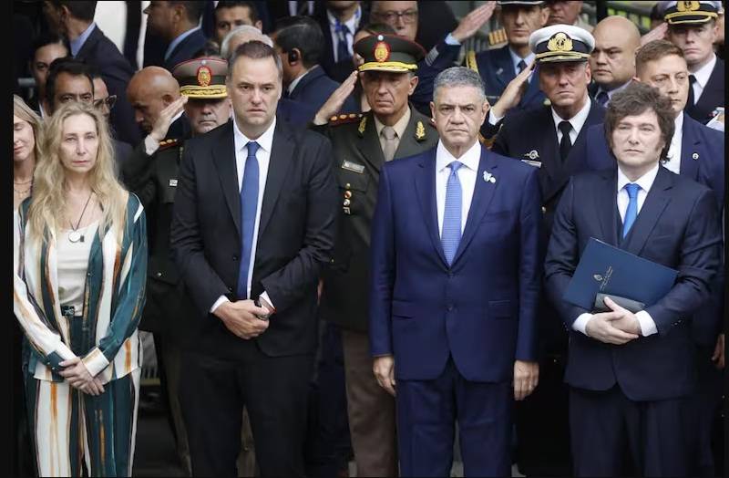 El Presidente anticipó un reconocimiento especial para los veteranos de Malvinas y prometió mejores salarios para las Fuerzas