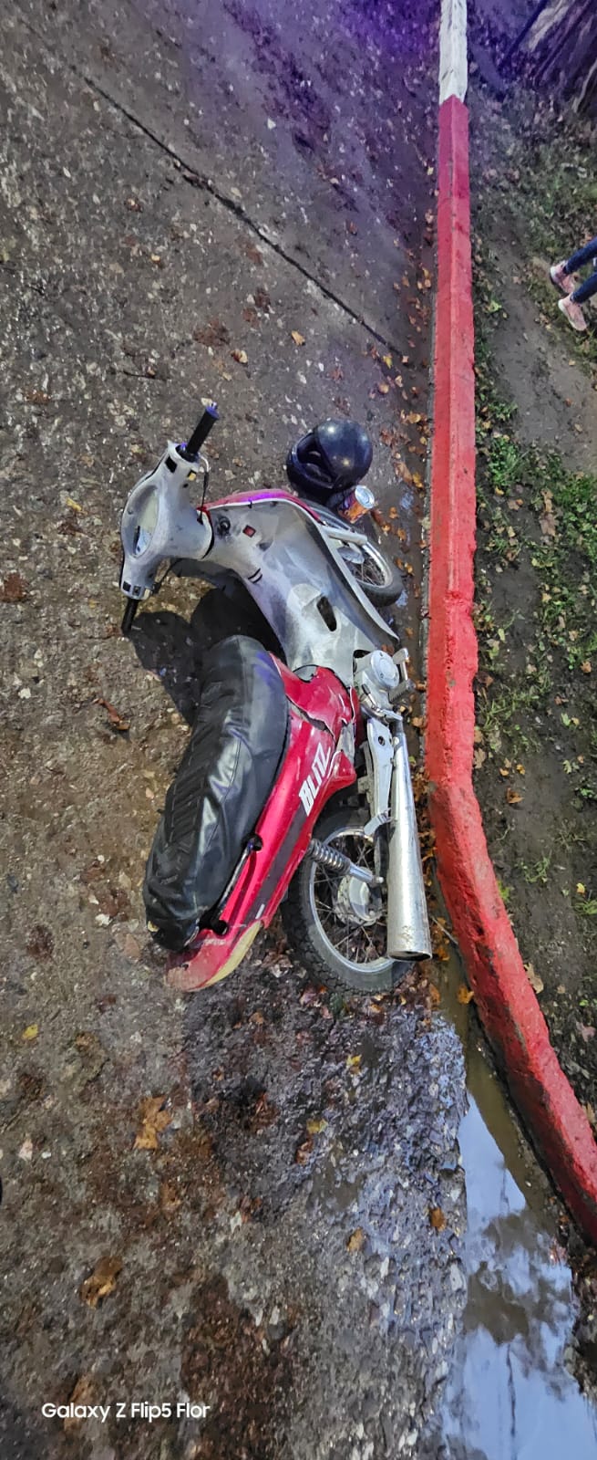 Colonia Caroya: choque entre un auto y una moto