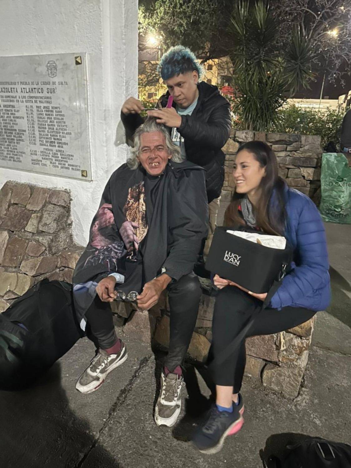“Todos los años aumenta”: voluntarios aseguran que crece la demanda de ayuda para las personas en situación de calle en Salta