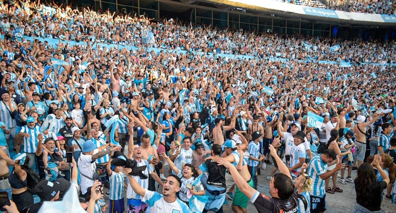 Prohíben el ingreso a los estadios a cuatro hinchas de Racing